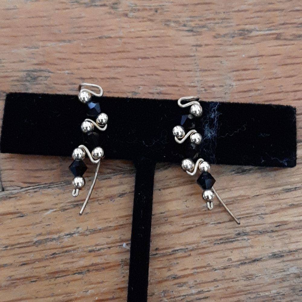 NEW Gold and black bead earrings